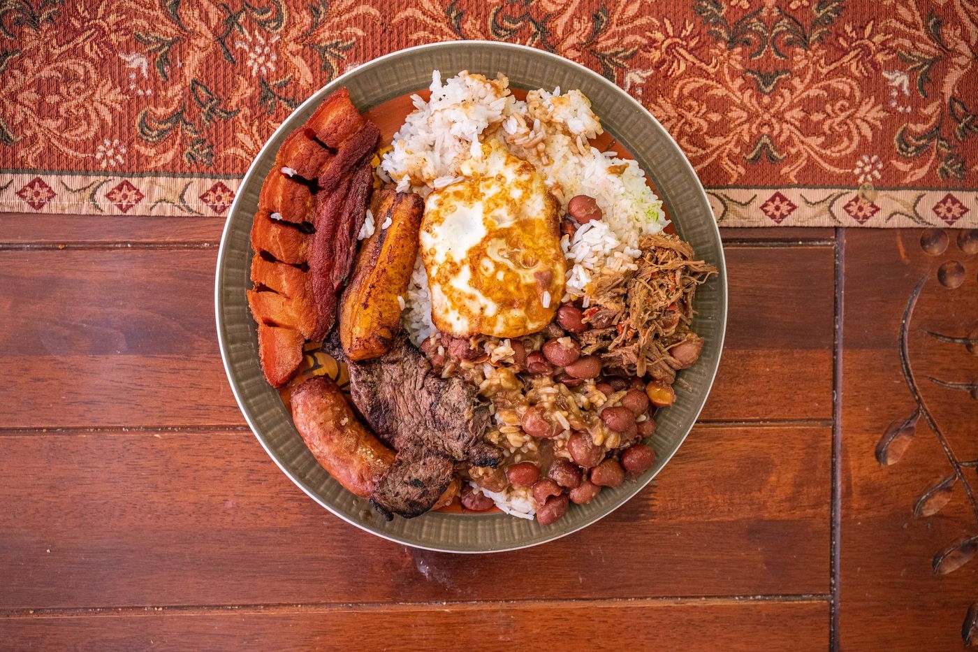 Bandeja paisa, Colombia