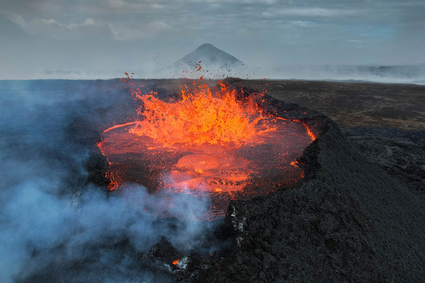 Lava Flow — Earth & Fire natural phenomenon