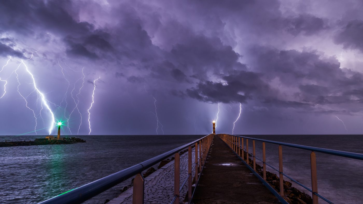 Lightning — Weather & Storms natural phenomenon