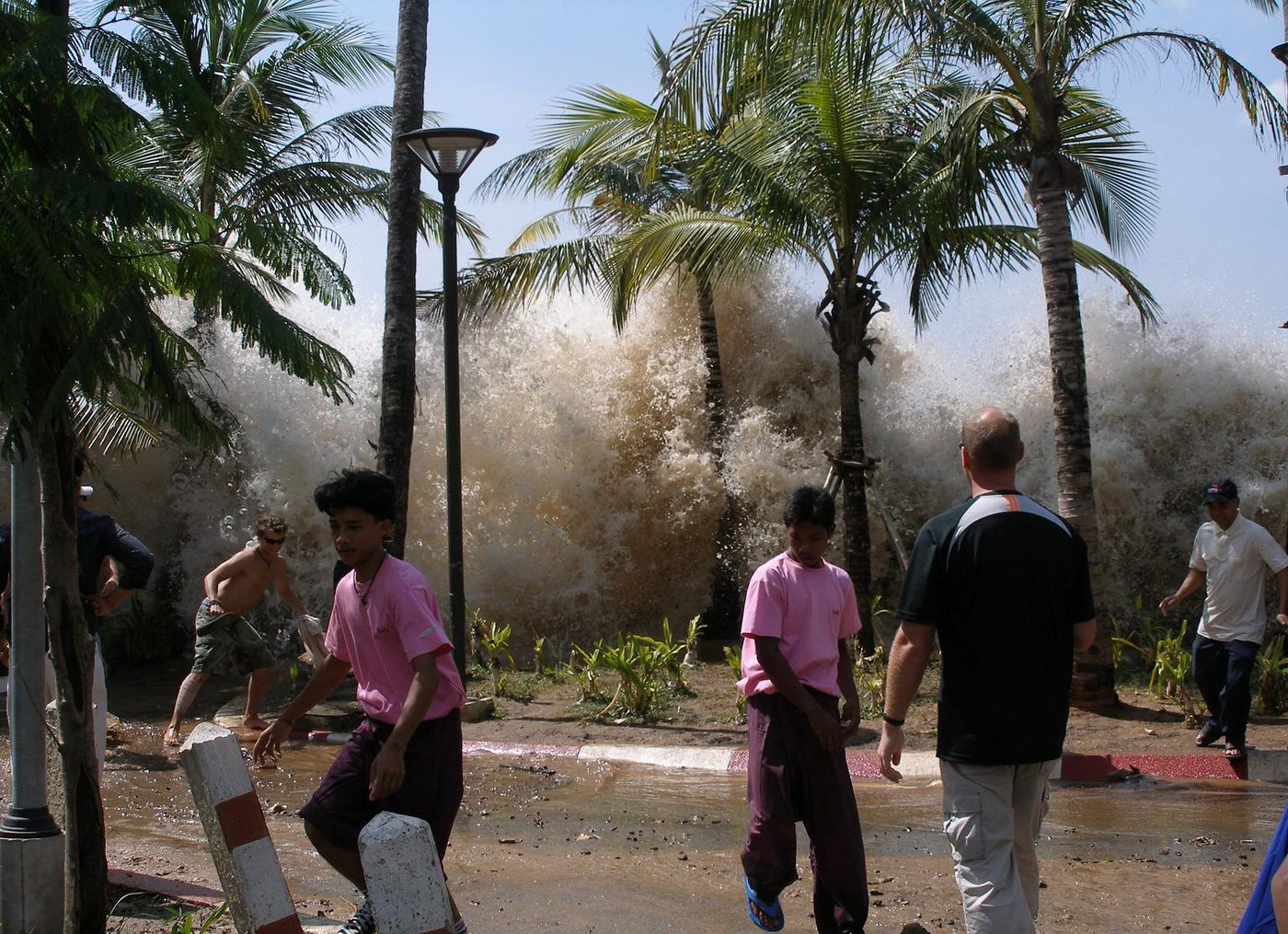 Tsunami — Earth & Fire natural phenomenon