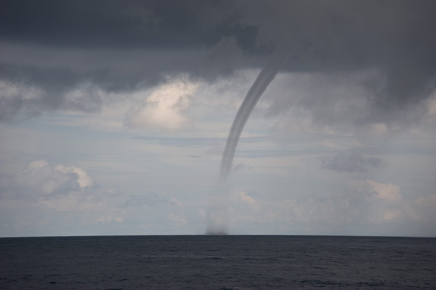 Waterspout — Weather & Storms natural phenomenon