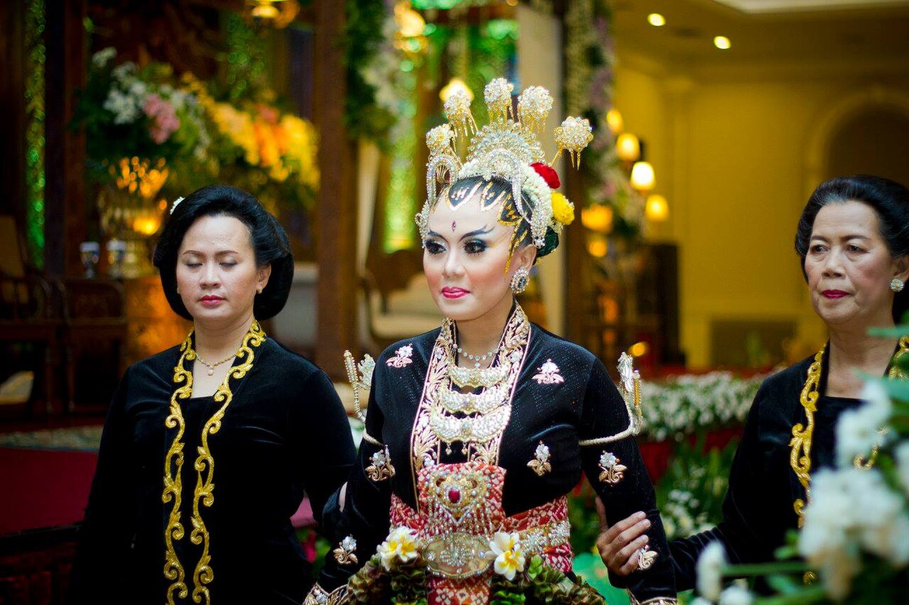 Local people in the traditional dress of Indonesia